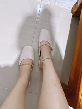 Product Review of (Form ngắn tăng size) Giày nữ sục bệt mũi vuông gót vuông trang trí xích vàng  thời trang Nguyễn Gia N139 Shoes DéP from M**i 0