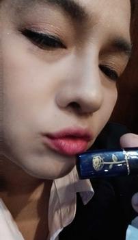 Product Review of (2 สาขา)ซื้อ 1 แถม 1 ลิปสติกสีน้ำเงิน, Lessxcoco, 3.5g / ลิปกลอส 3.8g, ลิปสติกสีน้ำเงินเปลี่ยนสีที่ไม่เหมือนใครเคล็ดลับริมฝีปากสวย from l**o 2