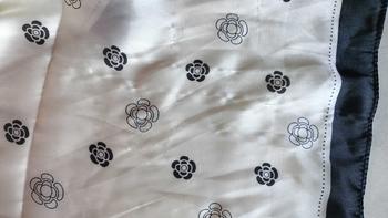 Product Review of Khăn lụa hoa nhí đen trắng kem đi biển thanh lịch 90x180cm Khăn Choàng Quàng Cổ Women from H**n L** 0