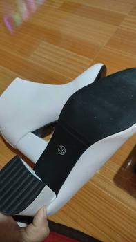 Product Review of Bốt gót vuông 5p có đen và kem Nữ Shoes Boot from E** ** 1