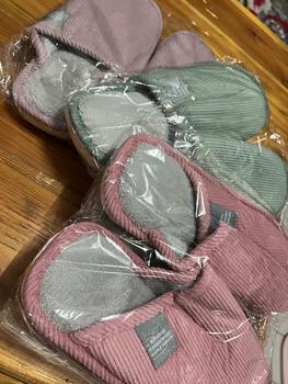 Product Review of รองเท้าใส่ในบ้าน รองเท้า สลิปเปอร์  พื้นยาง กันลื่น slipper สีพื้น (JIE) from ล**8 1