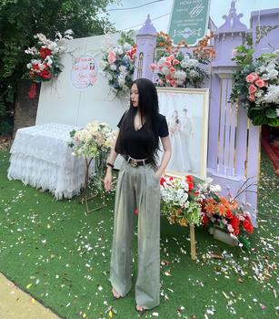 Product Review of Quần Jeans Ống Rộng Phong Cách Hàn Quốc KARA 498- Chất vải dày dặn, thoải mãi, dễ phối đồ from F** ** T**g K**h 0