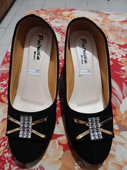 Product Review of SEPATU WANITA YM WEDGES HT01 PITA POLKADOT NETWORK Heels Pesta Shoes from M**i 0