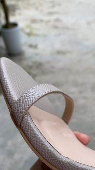 Product Review of [Form nhỏ tăng size] Giày Sandal Gót Vuông 7P Quai Ngang Dây Mảnh HADU M7119 Da Vân Cao Cấp, Bảo Hành 12T DéP Nữ Shoes from N**n M**0 0