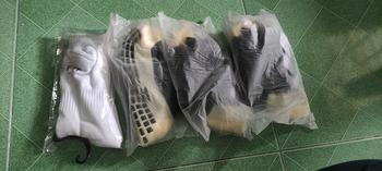 Product Review of Combo 3 Đôi Tất Chống Trượt - tặng 1 đôi tất đệm bông lót xù dày . Tất Chống Trơn , Tất Thể Thao Sport from x**n h**u 0