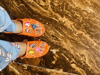 Product Review of Dép tổ ong gắn stickers Eva nhẹ êm chống trơn nam nữ đều mê siêu hot trend năm nay có 10 màu lựa chọn size 35-42 from 🍀**🍀 3