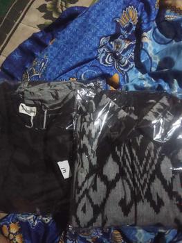 Product Review of BAJU TENUN COUPLE TENUN RUBY DRESS KEMEJA TENUN PRIA Pasangan BAJU KONDANGAN TENUN COUPLE CATALINATENUN Kombinasi Satin from S**2 0