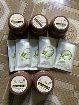 Product Review of Combo 2Hủ x120g Kem Body Cốt Ủ Siêu Tẩy Mạnh Dành Cho Da Ngâm Đen Chai Lì Làm Đẹp Da Nữ Dưỡng  Da Body from M**g N**i 2