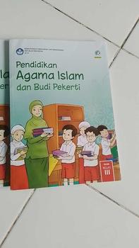 Product Review of Buku Agama Islam Kelas 3 Edukasi, Pendidikan Agama Islam dan Budi Pekerti, Revisi 2018 Kementrian Pendidikan dan Kebudayaan RI untuk SD/MI from w**t p**a 0