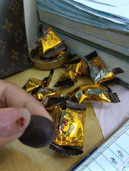 Product Review of Dking coklat almond isi 4 toples ( COD )  kacang almond utuh lapis coklat from M**y H**i 3