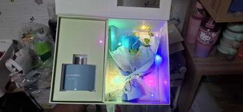 Product Review of กล่องกุหลาบ ของขวัญวาเลน์ไทน์พร้อมน้ำหอม น่ารักมาก มีหลายสีให้เลือก พร้อมส่ง มีไฟแถมให้ ของขวัญวันเกิด เซอร์ไพร์แฟน from b**s น**ม 2