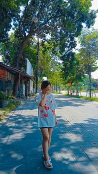 Product Review of Áo Thun Simonc Lovely tee hình trái tim vải Poly mịn thun 36% cotton form rộng Nam Nữ Unisex Tay Lỡ Áo Gril Phố Top Cổ Tròn from B** 0