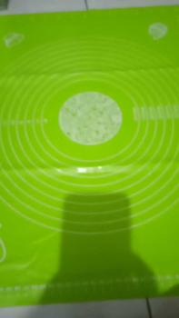 Product Review of Alas Adonan Silikon Baking Mat Silicone Tatakan Adonan Kue Donat Pizza from D**a D**i S**p 0