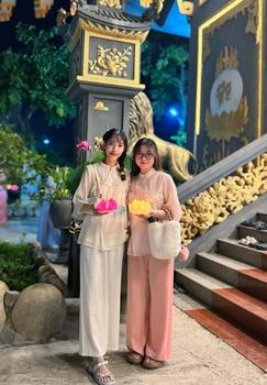 Product Review of Đồ Lam, Pháp Phục Lễ Chùa Vải Voan Tơ Thêu Chim Hạc Vạt Chéo Sang Trọng - Pháp Phục Tuệ Anh Nữ Áo from @**c Q** 0