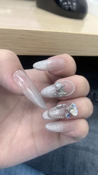 Product Review of Mã D006 - Nailbox Thiết Kế Thủ Công French Mắt Mèo (kèm bộ dụng cụ). from H** y**🤍 2