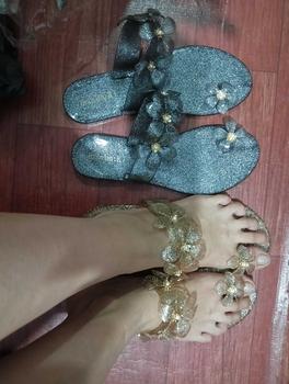 Product Review of （36~40）COD Flower style finger toe straps design glittering rubber flat sandals fashionable for women size Shoes Footwear Girl Summer Walking Shoes Comfort Decor Bedroom from E**e 0