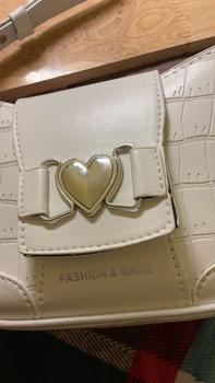 Product Review of Túi đeo chéo đeo vai kẹp nách dây xích phối trái trim TBB80 Bag Nữ Đeo Chéo Kem Da from H**u 0