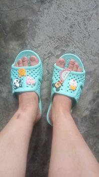 Product Review of Dép tổ ong gắn stickers Eva nhẹ êm chống trơn nam nữ đều mê siêu hot trend năm nay có 10 màu lựa chọn size 35-42 from t**h 0