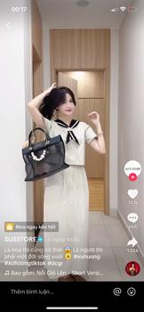 Product Review of Áo Khoác Nỉ Có Nón Chạy Sọc Thể Thao Nhiều Màu (Tay xỏ ngón chống nắng- Có Túi Trong) Mẫu Mới Sành Điệu Hottrend Jacket Kem Nữ Women Top from K**h 0