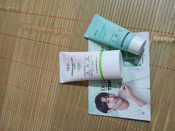 Product Review of (Quà tặng 1 Nước tẩy trang 30ml)Kem chống nắng thuần vật lý cho da nhạy cảm Dr.G Green Mild Up Sun+ SPF50+ PA++++ 50ml from N**👋 1