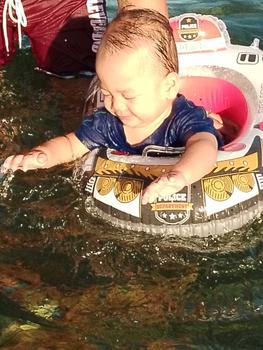 Product Review of swimming boat space shuttle from R**y 0
