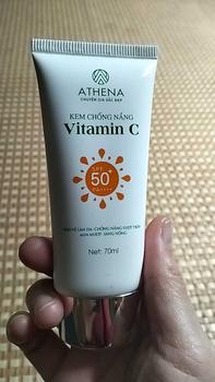 Product Review of KEM CHỐNG NẮNG VITAMIN C (Tặng nước hoa) PHÙ HỢP VỚI MỌI LOẠI DA Skincare Nữ Làm Đẹp Da from đ** s** M**g L** 0