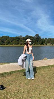 Product Review of Quần Jeans Ống Rộng Phong Cách Hàn Quốc KARA 498- Chất vải dày dặn, thoải mãi, dễ phối đồ from c** z**g c** t**n s** ** 1