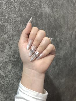 Product Review of Mã D006 - Nailbox Thiết Kế Thủ Công French Mắt Mèo (kèm bộ dụng cụ). from C** O**h 1