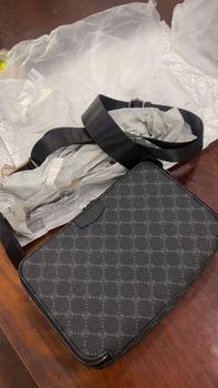 Product Review of Túi Đeo Vai Kẻ Ca Rô, Xu Hướng Đường Phố, Túi Đeo Vai Nhỏ Túi Vuông Nhỏ Phong Cách Hàn Quốc, Dành Cho Nam Giới, Túi Đeo Chéo Nam from T**n b** 3** 0