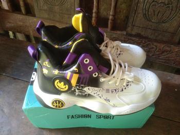 Product Review of Sakura.Men's BasketBall Shoes  w/ Box Cushioning Foam #MXG1002 (Standard SIze) sabrina basketball from B**n m**a 1