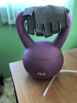 Product Review of ￼【ถุงมือฟรี】เคตเทิลเบล 2.5 , 4 , 5 , 6 KGลูกตุ้มยกน้ําหนัก ดัมเบลหูหิ้ว ลูกยกน้ำหนัก ดัมเบลลูกตุ้ม Kettlebell Dumbbell ออกกำลังกาย from T**e 0