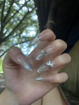 Product Review of Mã D006 - Nailbox Thiết Kế Thủ Công French Mắt Mèo (kèm bộ dụng cụ). from h** 1