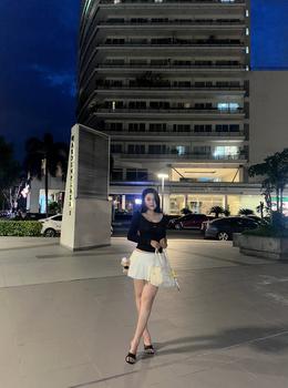 Product Review of Chân Váy Xếp Ly TRAFFY LocalBrand Kaki Mềm Gắn Gấu Dễ Thương Dáng Xoè Có Lót Trong Đi Chơi Y2K Dáng Mini Skrit Màu Trắng from C** c** c** S** N**n K**g P** 2