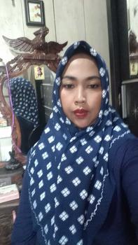 Product Review of Hijab Segi Empat Jambul bordir Motif bunga sakurrrrae New collection Mewah from p**o 3