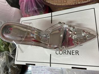 Product Review of LOVIIECORNER GIÀY CAO GÓT MŨI NHỌN SLINGBACK - FORM BÉ - GUỐC NỮ QUAI TRONG ĐÍNH ĐÁ SANG TRỌNG GÓT ĐŨA 9 PHÂN - G240870 from C**g 1