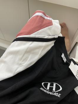 Product Review of Áo Phông cotton 2 chiều mịn mát - chữ Acmi.lade vee in nổi 2 mặt (Free size 40-70kg) from N**n P**g 1