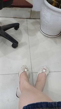 Product Review of Giày Bệt nhọn da sần đen/kem nơ cao su dẻo cho Nữ from s**p N** B**h A** 1