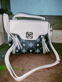 Product Review of Tas Selempang Wanita NewArrival Mini Slimbag Korea Style Kulit WS - CN 04 from J**🩶 1