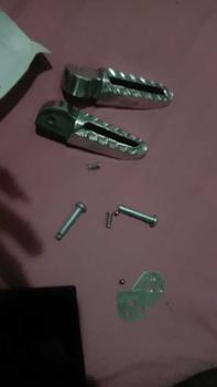 Product Review of Footstep Vario 125 150 CNC Satu Set 4 Varian Warna Free Baut Motor from D**. 0