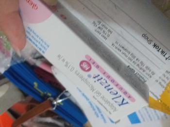 Product Review of Kem dưỡng da bôi mụn xanh lá, đỏ tuýp 15g và 30g tozaterin trị from H**_ 1