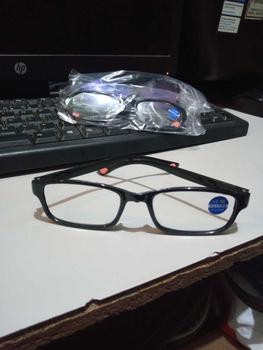 Product Review of TS Kacamata Baca Lensa Plus Anti Radiasi +1.00 s/d + 4.00 Kacamata Pria Reading Glasses Frame Kacamata Bisa Jalan dan Nonton from a**z 2