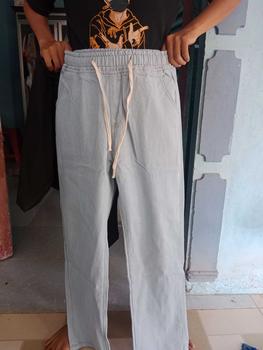 Product Review of Quần Jean Nam Dáng Baggy Ống Suông Wash Smoke 4 Màu Chất Vải Dày Dặn The Jeans from K**u V** 1**6 0