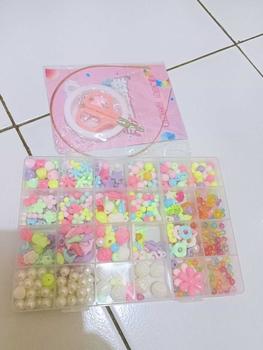 Product Review of diy aksesoris / cincin mainan anak / mainan kalung / kalung mainan anak perempuan / Mainan Manik Manik 1 Set / Diy Kalung Cincin Anak / mainan anak anak perempuan from D**z 2