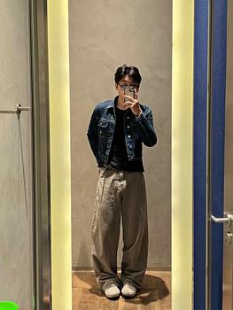 Product Review of FABULOUS Set Denim Gồm Áo Khoác Jean Form Unisex Và Quần Ống Rộng , Màu Đen/ Xám Cement Menswear Ong Có Túi from S** 0