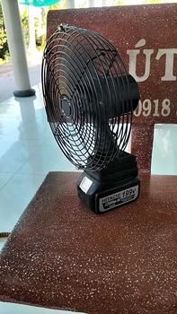 Product Review of ￼Quạt pin 8inch dùng pin chân phổ thông Makita 4cmn nhỏ gọn rất mát QuạT from T**n C** T**h 0