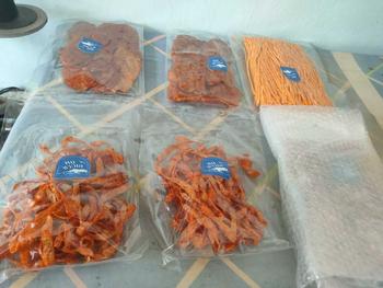 Product Review of ชุดปาร์ตี้ (2 แถม 4) ซื้อปลาหวานเส้น 2 แพ็ค แถม ทาโร่เส้น 1 แพค ขนมตัวปลา(แบบตัว) 2 แพค และอินทรย์อบกรอบไร้น้ำมัน 1 ห่อ เกรดพรีเมี่ยม อิ่มคุ้ม จุใจ ฟินทั้งครอบครัว from ก**ร เ** 1