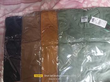 Product Review of (Paket isi 4 Pcs) Kaos Pocket Saku MBN Pria Wanita Fashion Army Cream Distro Hitam Katun from Z**t 2