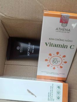 Product Review of KEM CHỐNG NẮNG VITAMIN C (Tặng nước hoa) PHÙ HỢP VỚI MỌI LOẠI DA Skincare Nữ Làm Đẹp Da from u**. 1