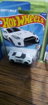 Product Review of Hot Wheels LBWK Nissan 35GT ver 2 Putih free protector from ** f** M**l 0
