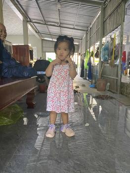 Product Review of Giày Thể Thao Bé Trai Bé Gái Gắn Sticker Ngộ Nghĩnh 4 màu : size 21 đến 32 from C**i 0